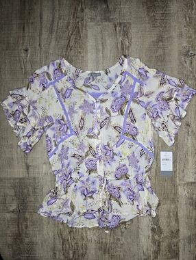 Wit & Wisdom Boho Peasant floral blouse in size M Features a soft lightweight